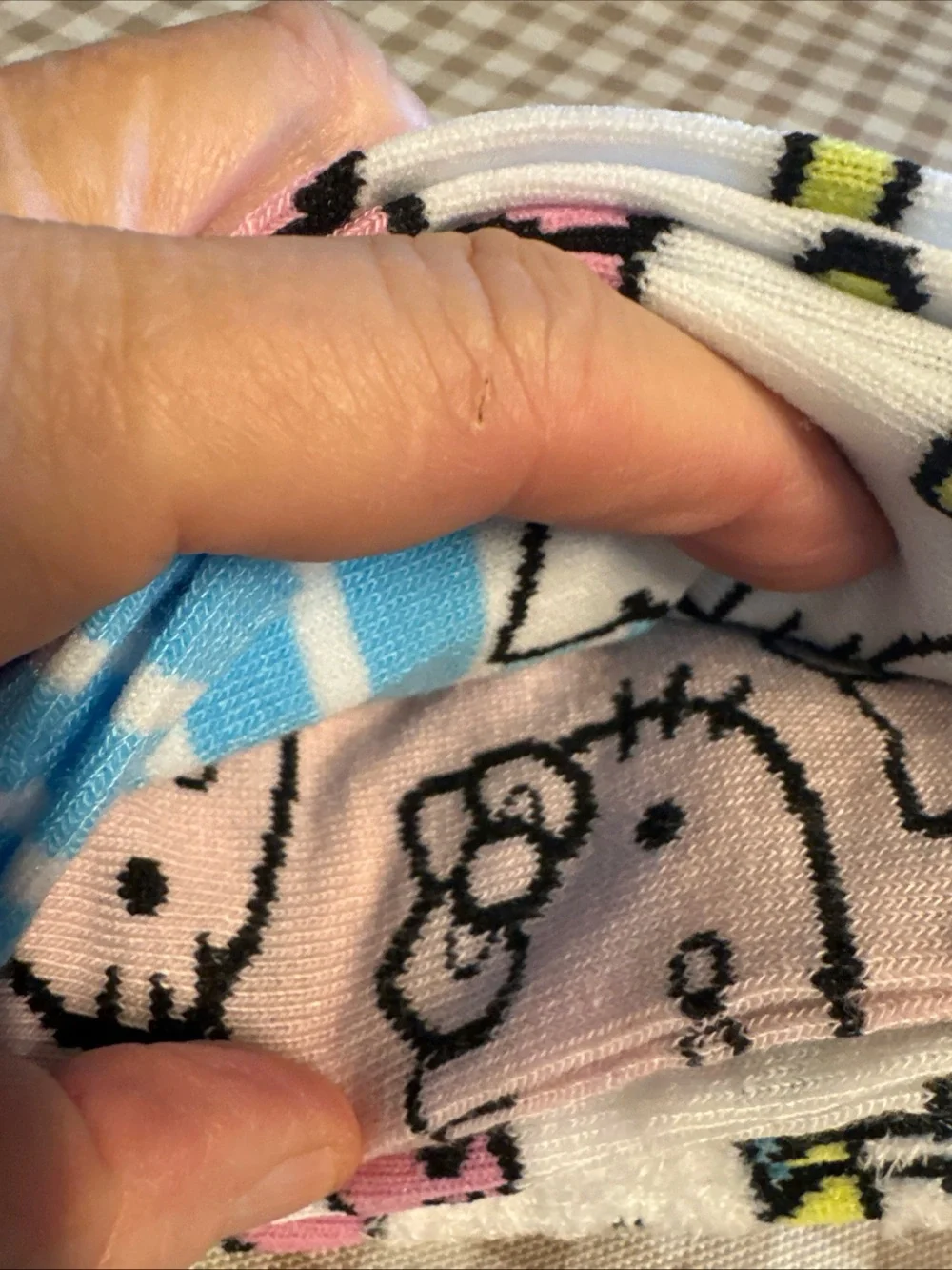 Hello Kitty No-Show Socks - Gray with Pastel Stars